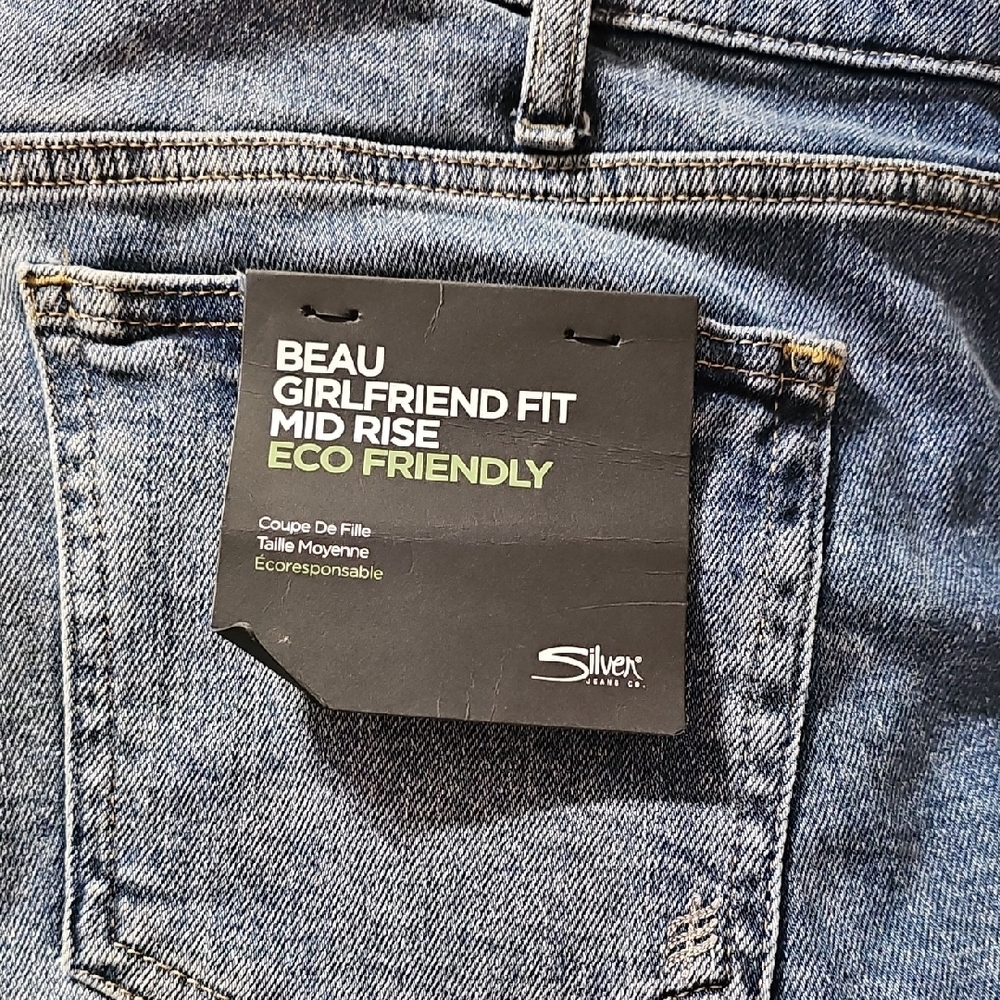 NWT Silver Jeans Blue Girlfriend Fit Jeans